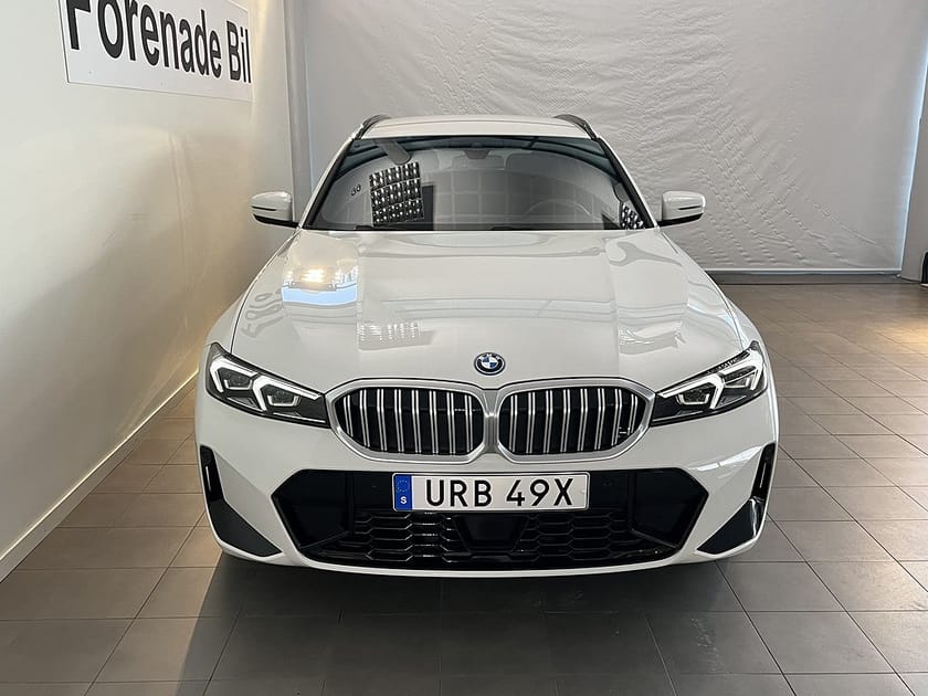 Bild 2 av BMW 330e xDrive Touring M Sport Drag Sportstolar RattV AdptFarth