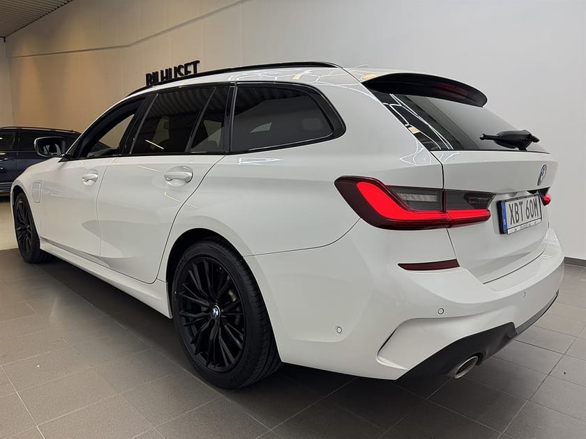Bild 4 av BMW 330e xDrive Touring 330 292hk M Sport Navi/Bkamera/Krok/Adaptiv F/Moms
