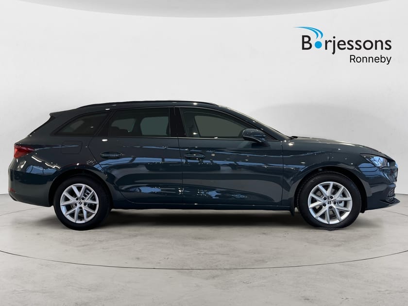 Bild 2 av SEAT Leon Sportstourer 1,5 eTSI 115hk Style Automat, Rattvärme