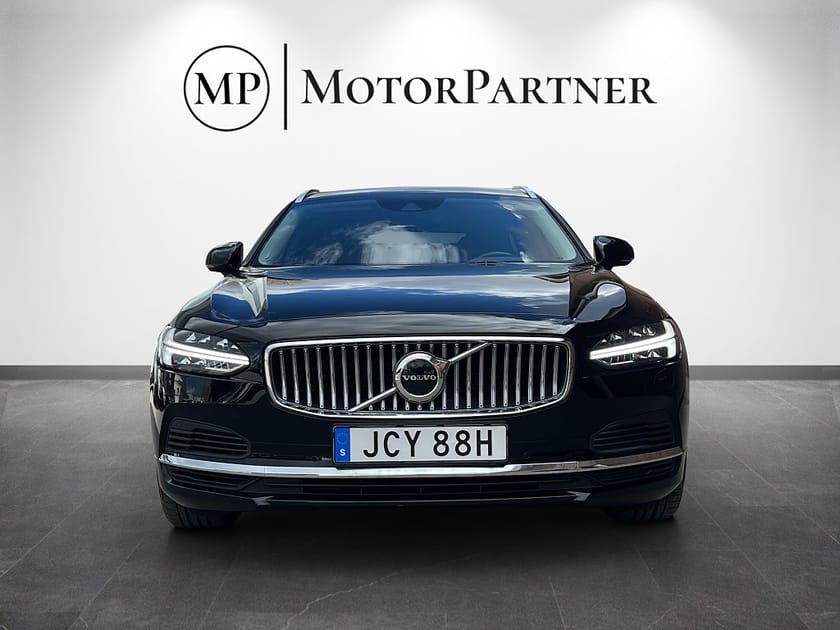 Bild 2 av Volvo V90 Recharge T6 AWD Momentum Kamera Dragkrok Navi VoC