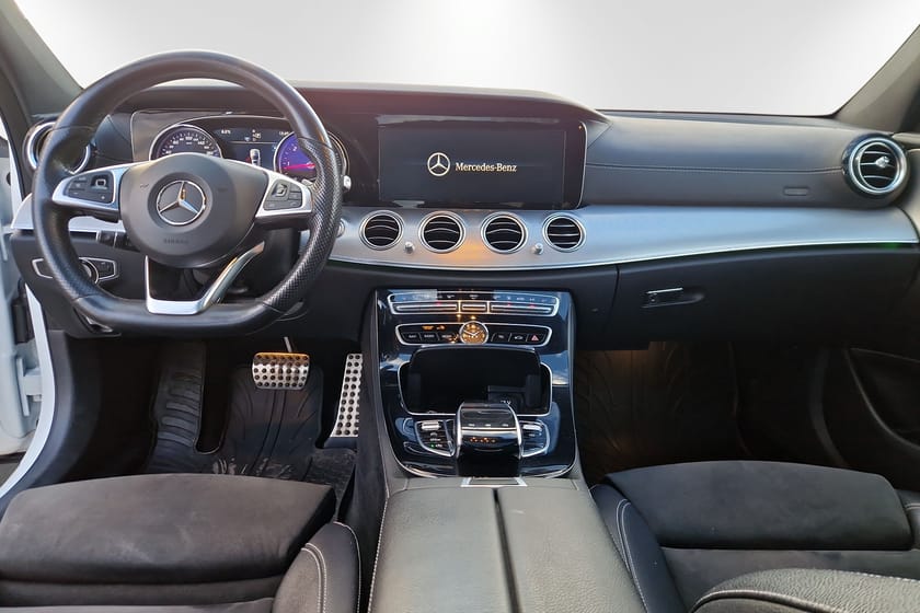 Bild 5 av Mercedes-Benz E 220 d 4MATIC 