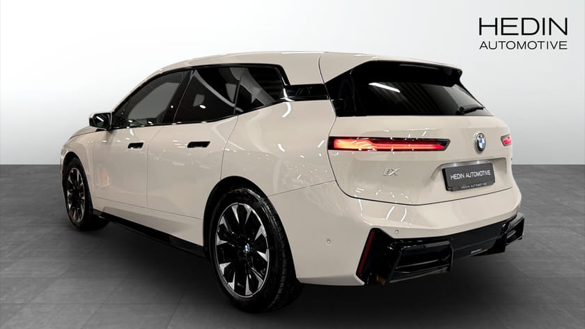 Bild 2 av BMW iX xDrive60 xDrive 60 M Sport pro Ventilerade Pano 4-zon