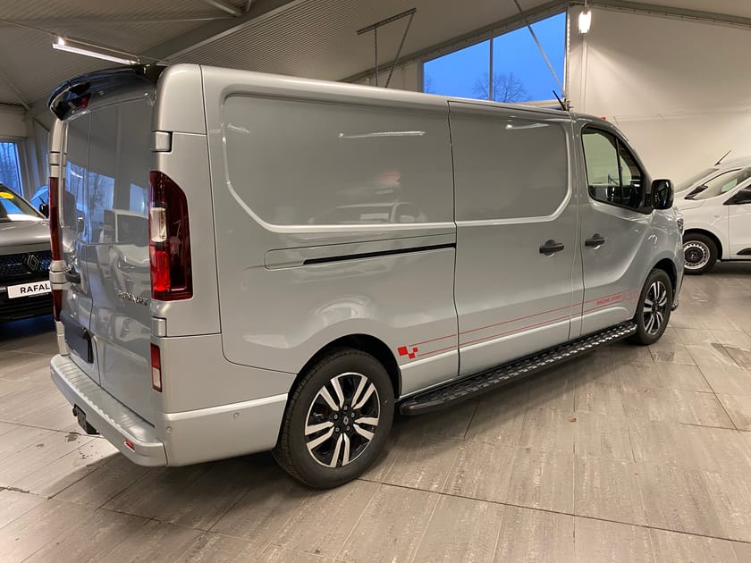 Bild 5 av Renault Trafic Skåpbil Racing Spirit L2H1 170 Automat, värmare med fjärr, adaptiv farthållare.