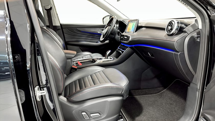 Bild 3 av MG EHS PHEV Luxury | Laddbox & 0% ränta