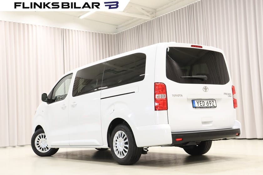 Bild 3 av Toyota Proace Verso 2.0 D-4D 144HK Lång|9-Sits|Lågmil|EnÄgare|Dubbeldörr|