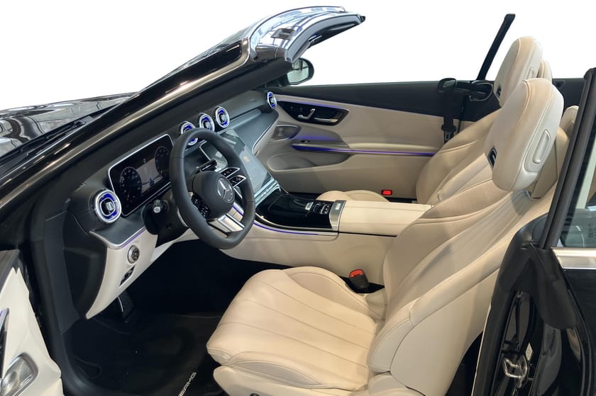 Bild 3 av Mercedes-Benz CLE 300 4MATIC Cabriolet AMG Line