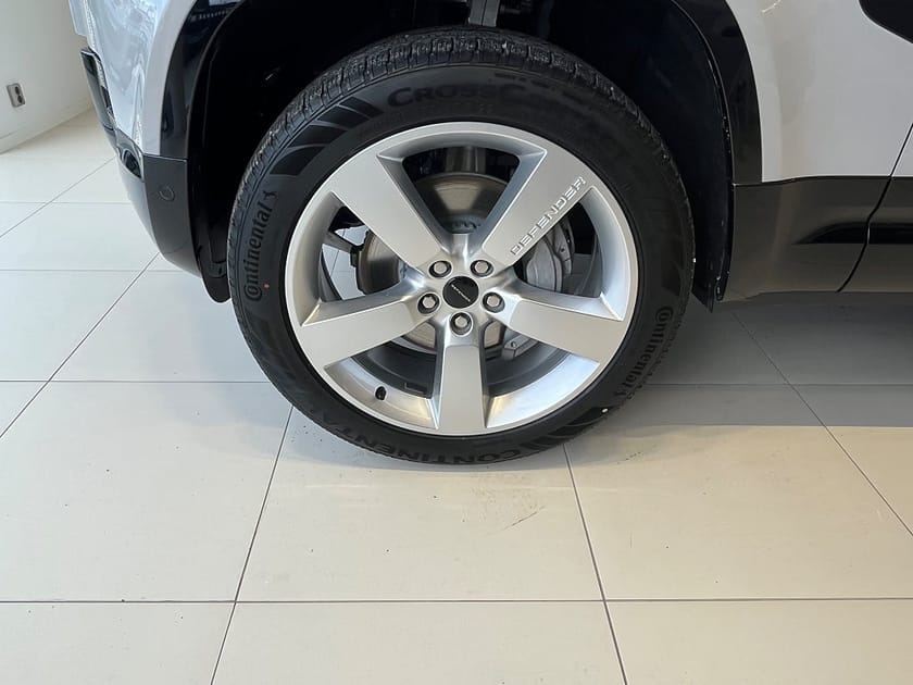 Bild 3 av Land Rover Defender 130 D250 MHEV X-Dynamic / 8-sits