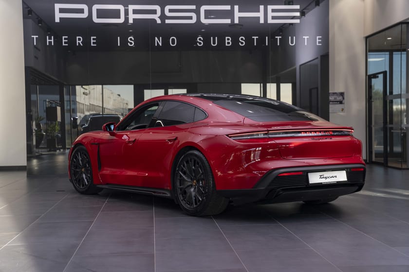 Bilde 3 av Porsche Taycan GTS ActiveRide,HUD,21",Soft-close,360,Bak.aks.sty+++