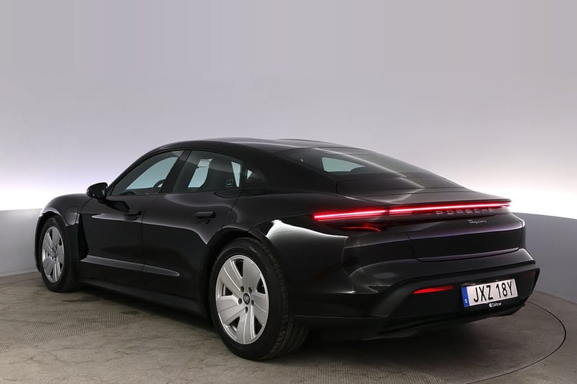 Bild 4 av Porsche Taycan DD Kamera Navi Elstol LED Värmepump