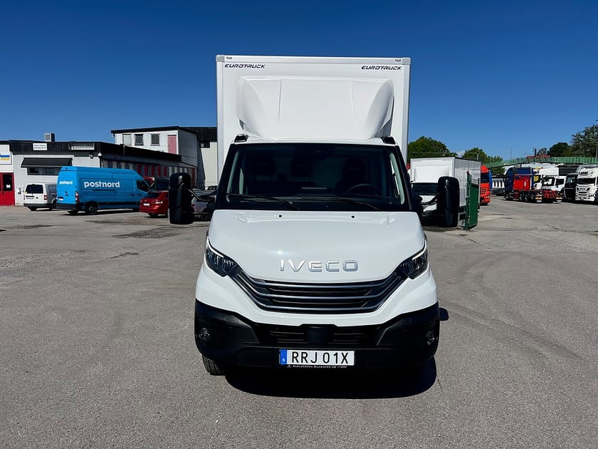 Bild 3 av Iveco Daily 72-180 Chassis Cab 72C18 Skåpbil Aut Fullutrustad Lastvikt 3390 Kg