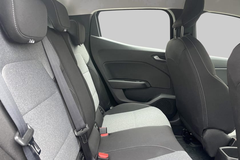 Bild 5 av Mitsubishi Colt 1.0 Turbo Invite Kamera Cockpit ONYX BLACK