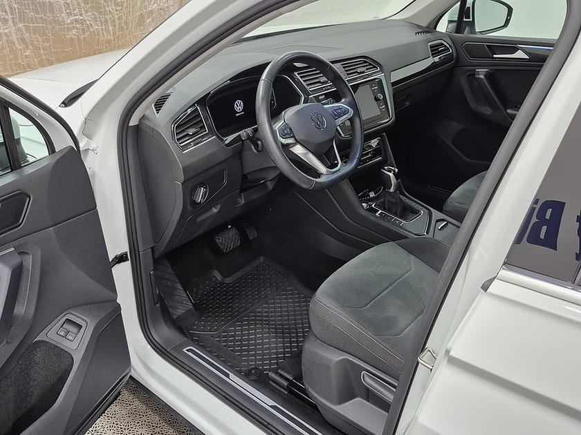 Bild 2 av Volkswagen Tiguan eHybrid Plug in 245HK Elegance