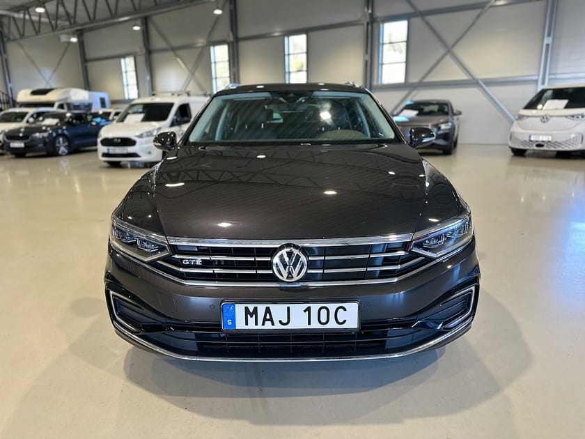 Bild 2 av Volkswagen Passat Sportscombi GTE 1.4 TSI / 360-Kamera / Drag