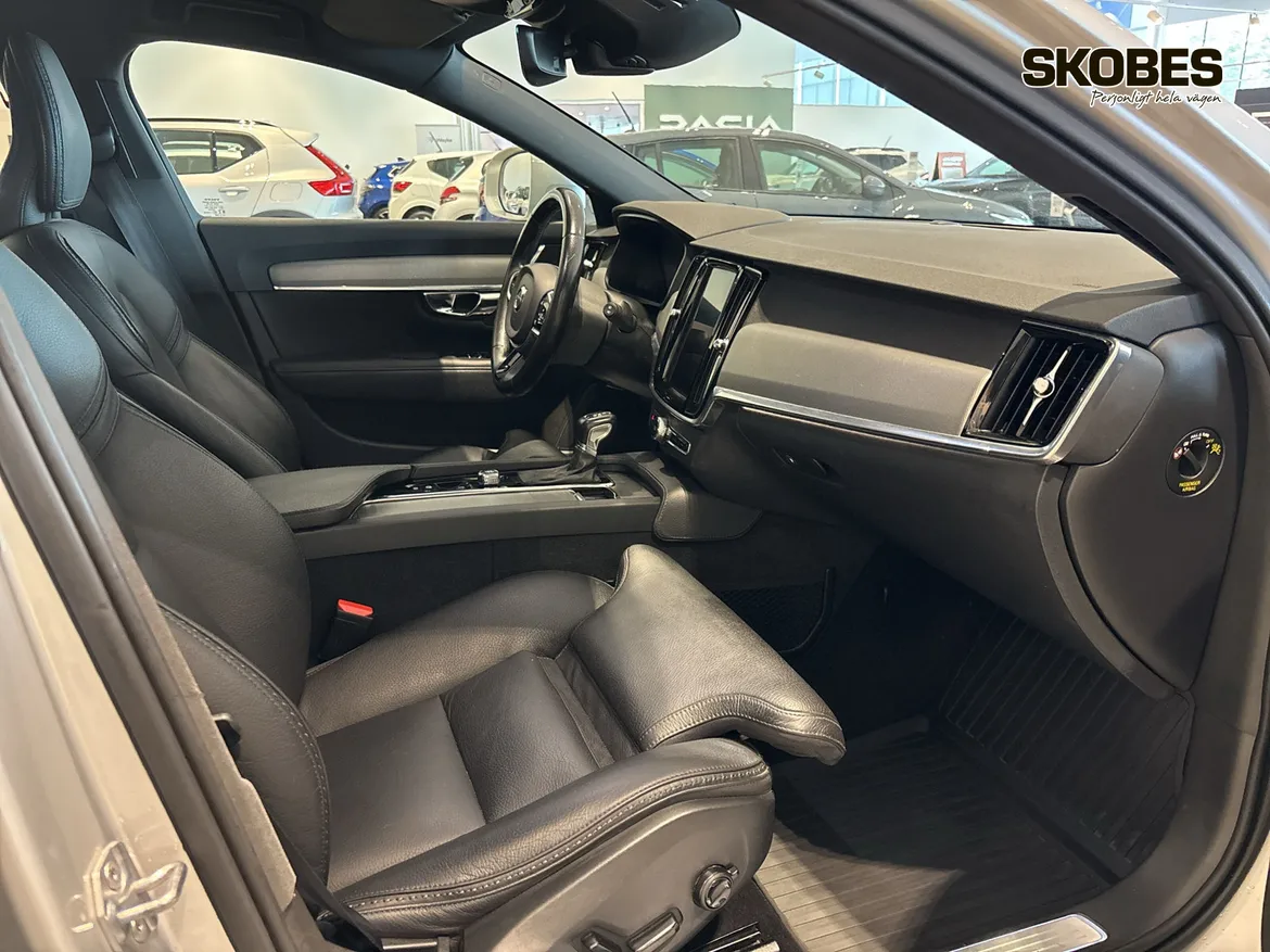 Volvo V90 Cross Country