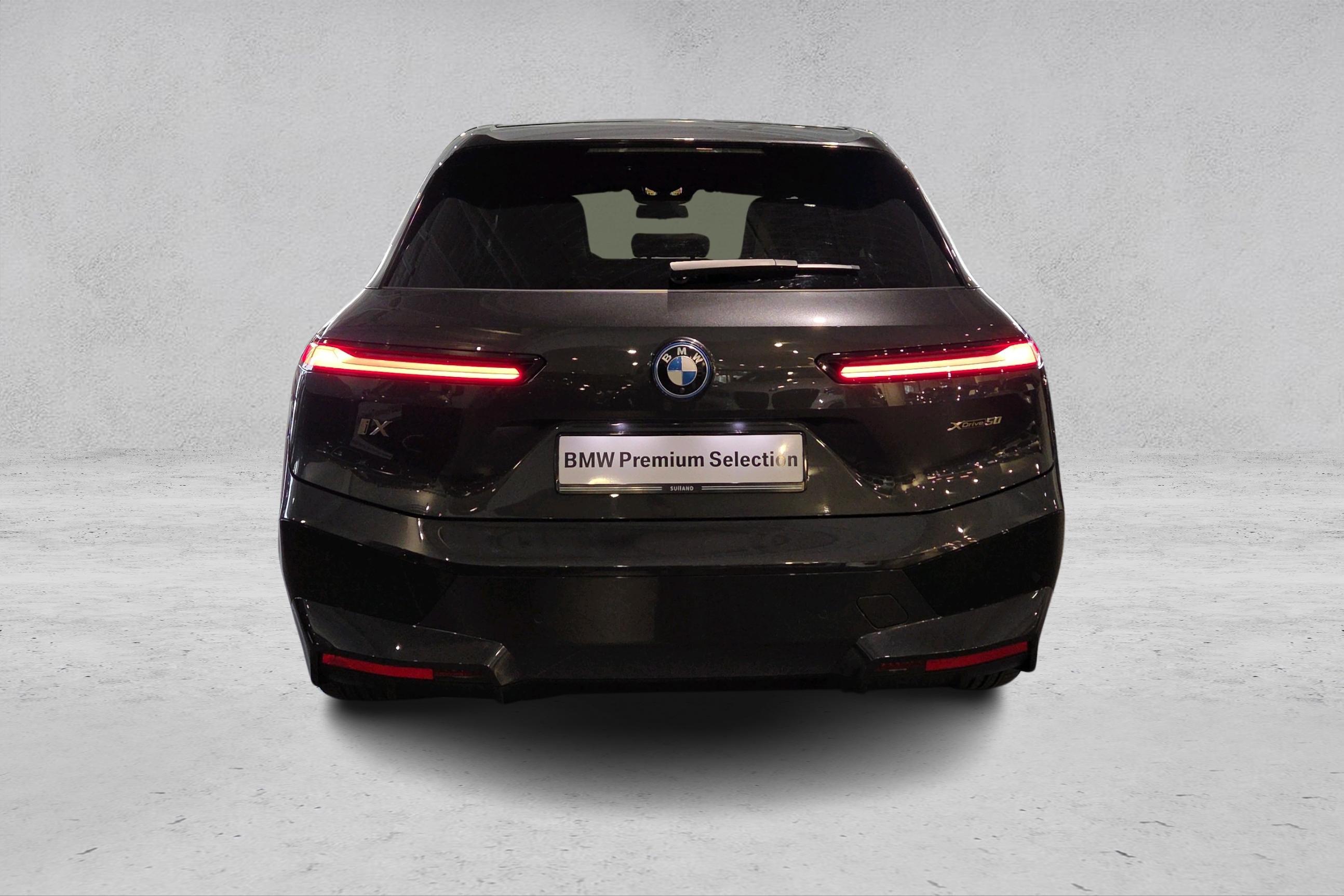 Thumnail bilde 3 av BMW iX xDrive50