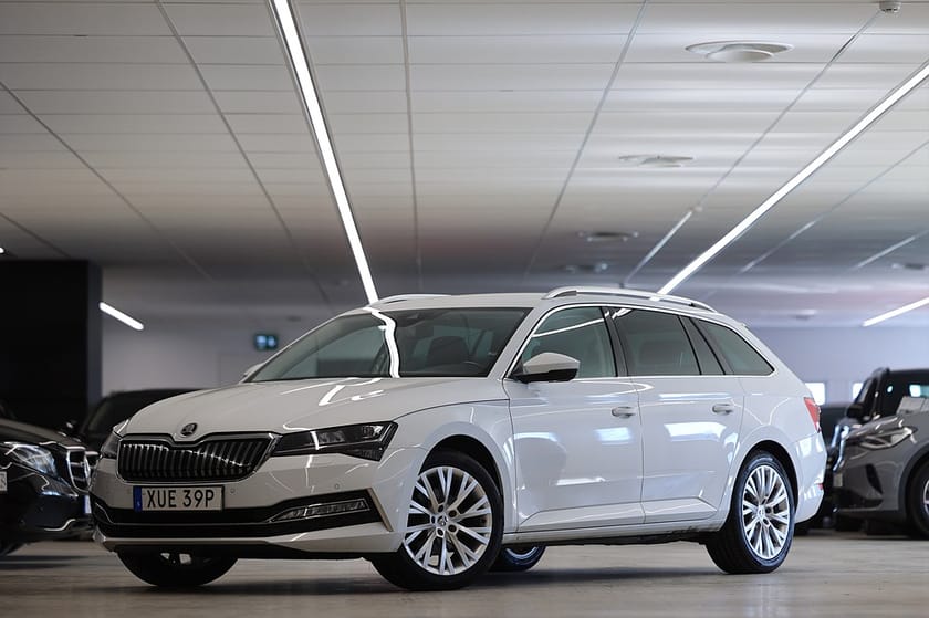 Bild 3 av Škoda Superb iV Kombi Skoda 1.4 TSI 218hk Business Edt. Canton Drag