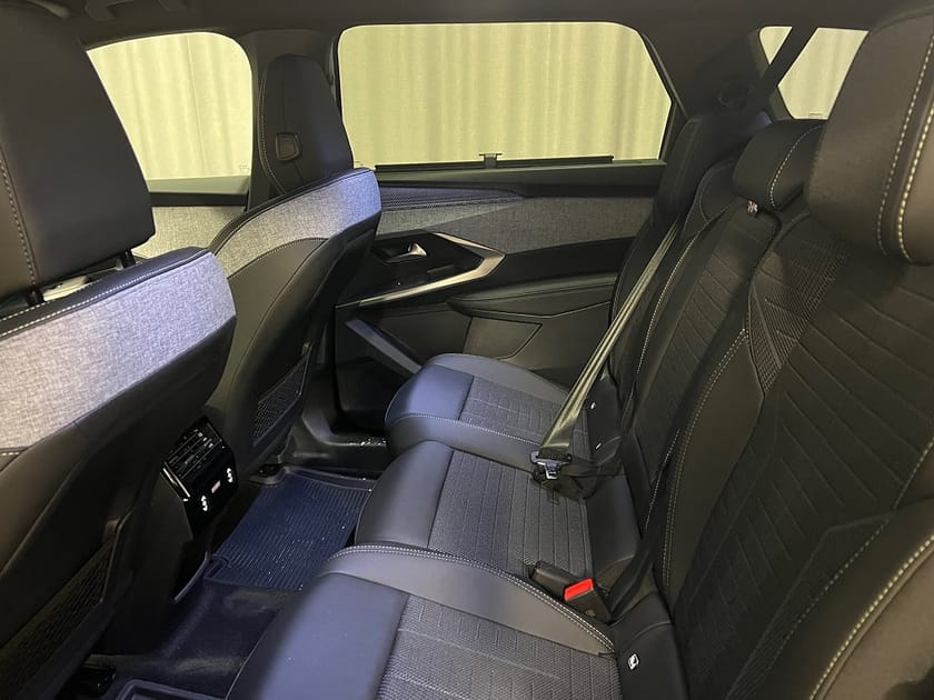 Bild 4 av Peugeot 5008 Hybrid 145 GT AUT 7-Sits Dragkrok Vinterhjul Demobil