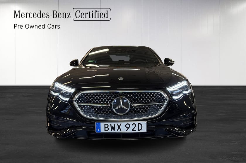 Bild 2 av Mercedes-Benz E 300 d e 4MATIC Moms/AMG/Panorama/Nightpackage