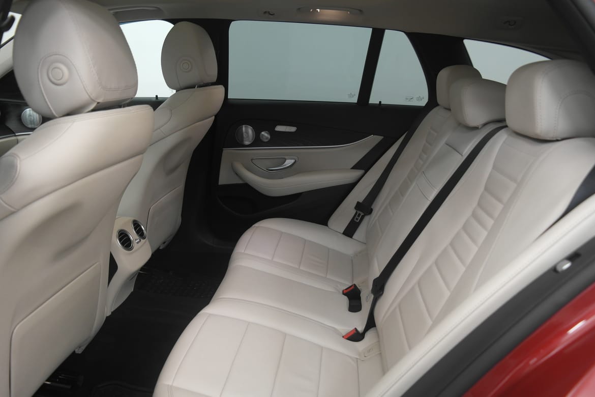 Mercedes-Benz E-Klass 2019 - miniatyr 16