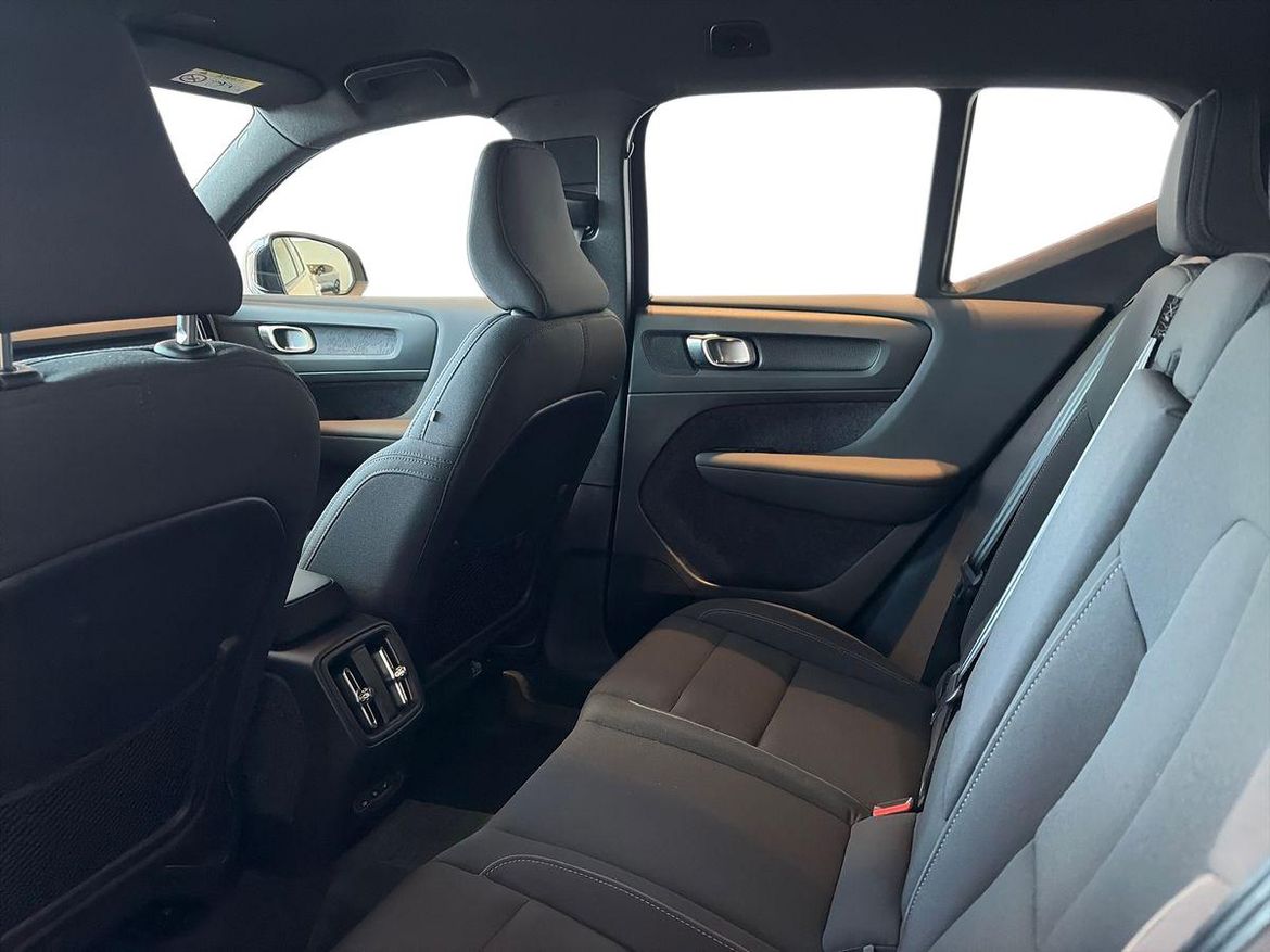 Volvo XC40 2023 - miniatyr 10