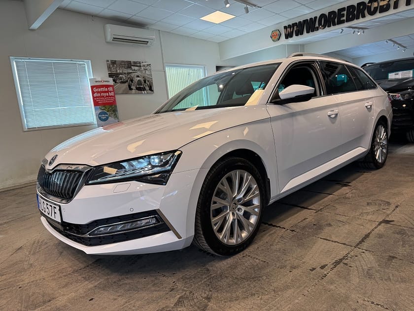 Bild 2 av Škoda Superb iV Kombi Skoda 1.4 TSI Business Style Drag Värmare Cockpit