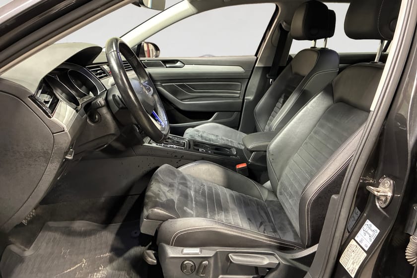 Bild 3 av Volkswagen Passat Sportscombi GTE SC 218 HK DSG DRAG B-VÄRM NAVI B-KAMERA CARPLAY
