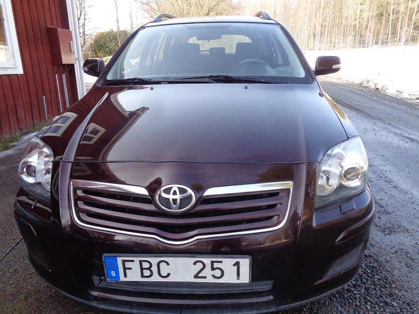 Bild 4 av Toyota Avensis Kombi 1.8 NYBES U.A./NYSERV/FULLSERV/FINANS/INBYTE