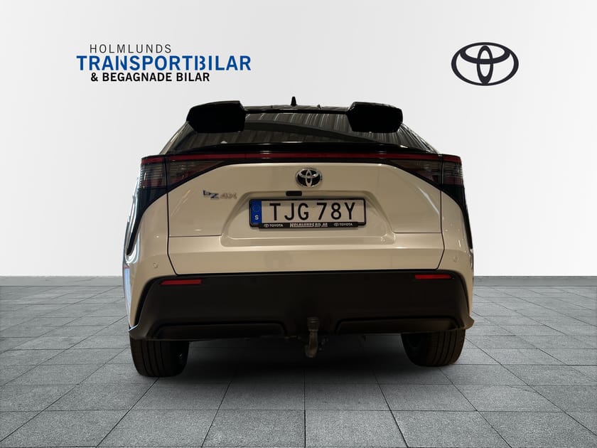 Bild 5 av Toyota bZ4X Executive 20 tums panoramatak Drag V-hjul