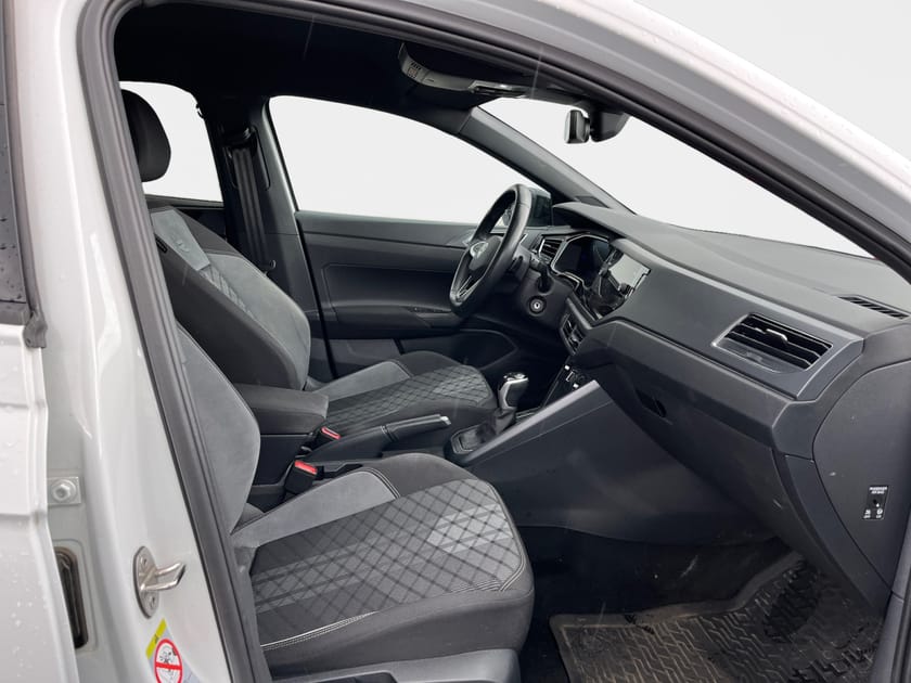 Bild 5 av Volkswagen Taigo R-Line 1.0 TSI 110hk *Förarassistanspaket*