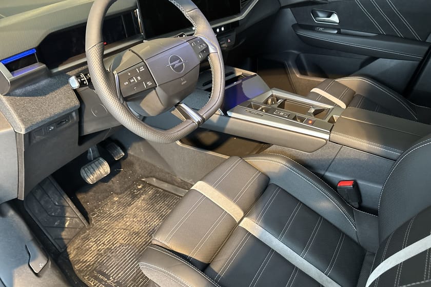 Bild 5 av Opel Grandland Electric Nappaläder
