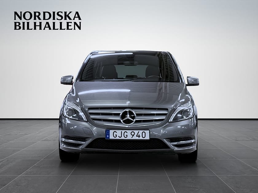 Bild 2 av Mercedes-Benz B 220 4MATIC 7G-DCT Nyservad Pano Helskinn P-sensorer