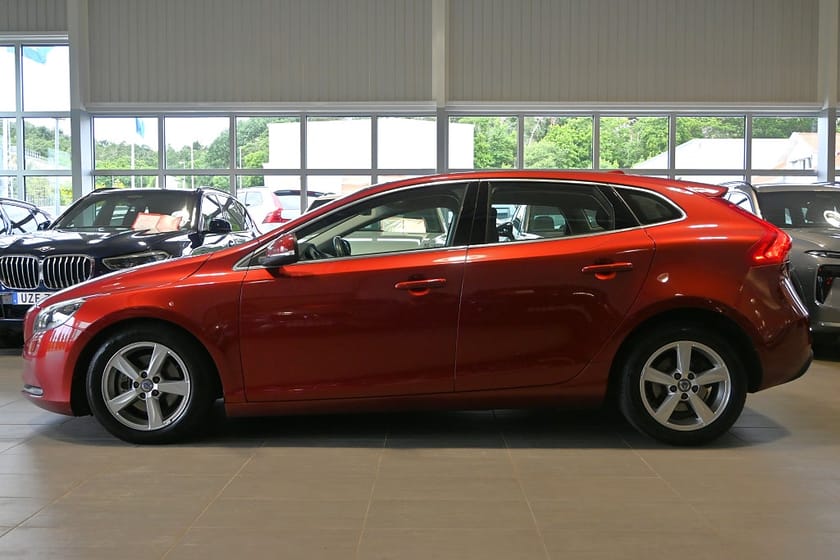 Bild 2 av Volvo V40 D2 Momentum Kamrem bytt Årsskatt 1103kr