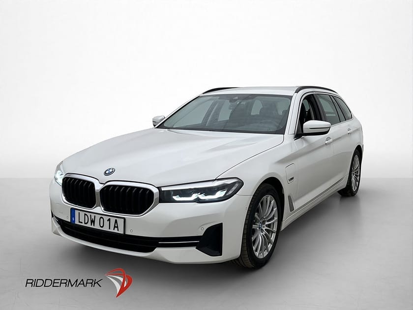 Bild 1 av BMW 530e xDrive Touring 292hk MOMS Cockpit Kamera Drag Läder Navi