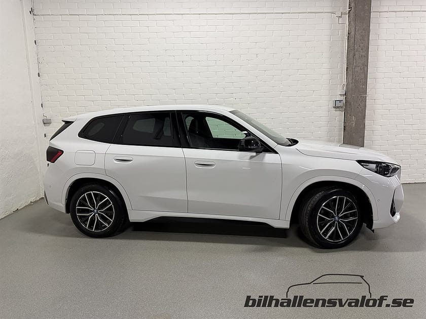 Bild 2 av BMW iX1 xDrive30 xDrive30, 306hk M Sport