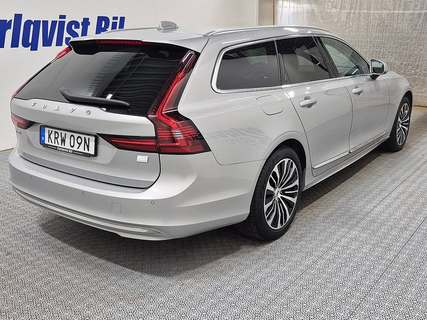 Bild 4 av Volvo V90 T6 Recharge Core Bright plug in AWD 350HK 4x4