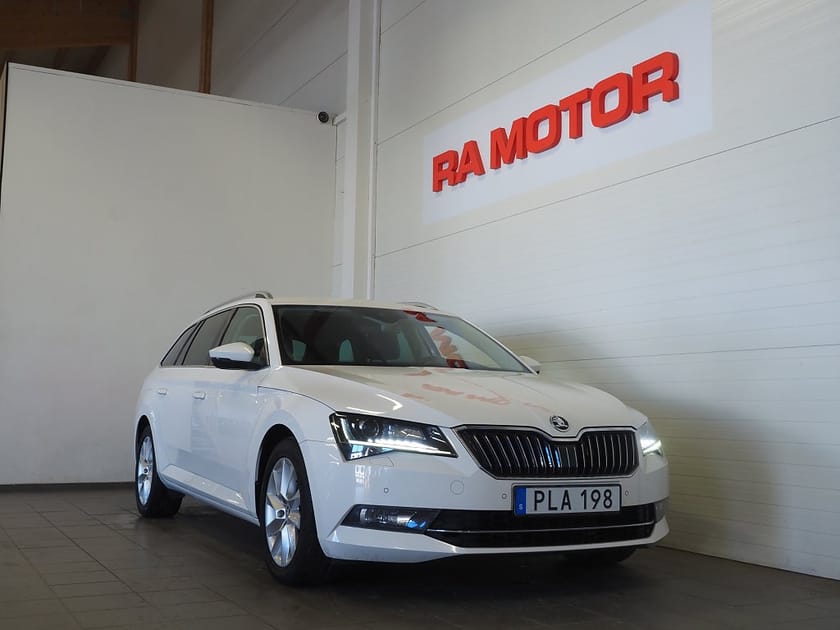 Bild 1 av Škoda Superb Kombi Skoda 2.0 TDI 4x4 190hk Style | Drag | Värmare