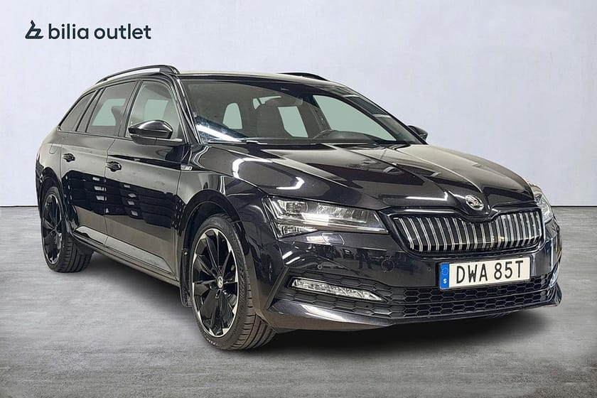 Bild 4 av Škoda Superb iV Kombi Skoda 1.4 TSI Sportline 218hk Cockpit Navi Drag 360