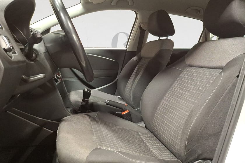 Bild 3 av Volkswagen Polo 1.2 TSI 90 HK R-LINE PDC 360KR/ÅR 0.4L/MIL 10300MIL