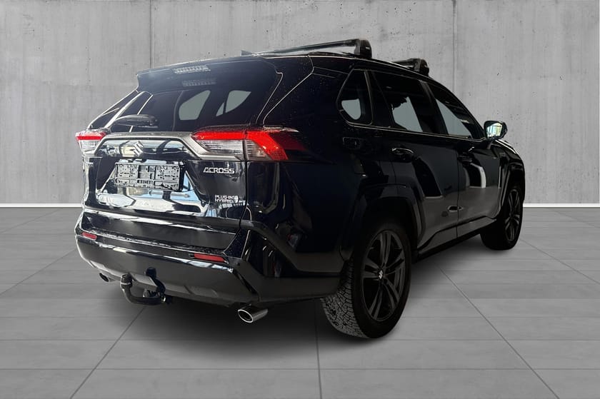 Bilde 3 av Suzuki Across Plug-in Hybrid Facelift, ledbar, hengerfeste