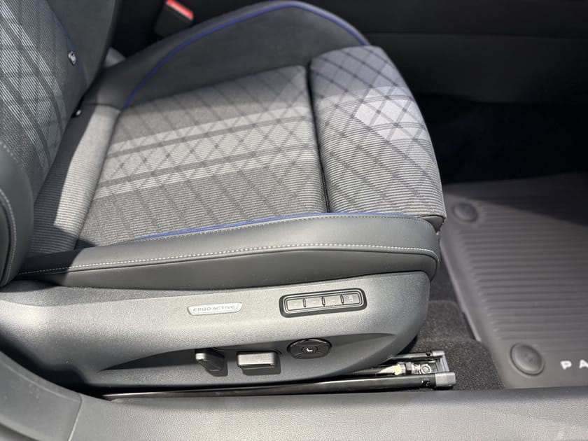 Bild 5 av Volkswagen Passat Variant eHybrid 272 DSG6 R-LINE *Lagerbil*