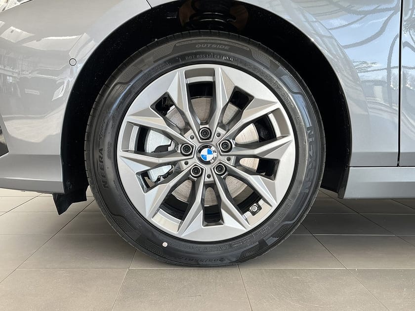 Bild 4 av BMW 120 Automat  Rattvärme Backkamera 17" fr. 2998 kr/mån