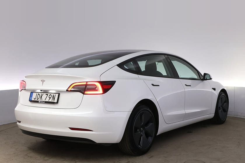 Bild 4 av Tesla Model 3 Standard Range Refresh AP Pano V-hjul