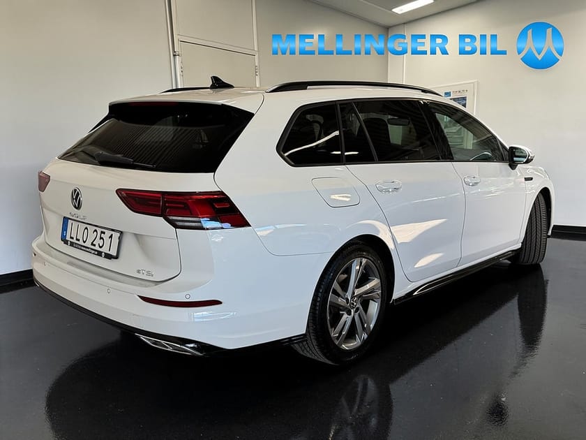Bild 4 av Volkswagen Golf Sportscombi SC 1.5 eTSI 150hk ACT R-Line Dragpkt Värmare