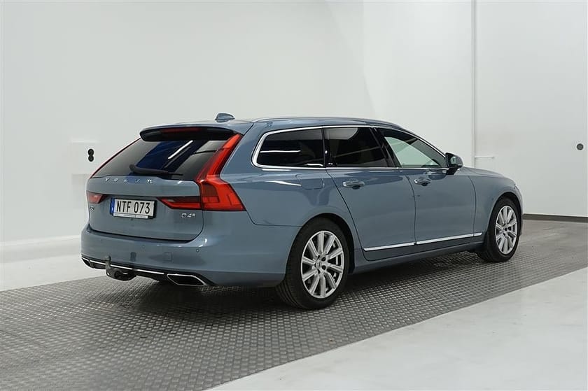 Bild 3 av Volvo V90 D4 190hk Inscription Navi Skinn D-Värm HuD Drag