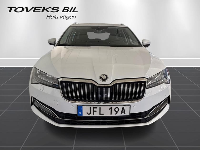 Bild 5 av Škoda Superb Kombi STYLE 2,0 TDI 200 HK I Drag