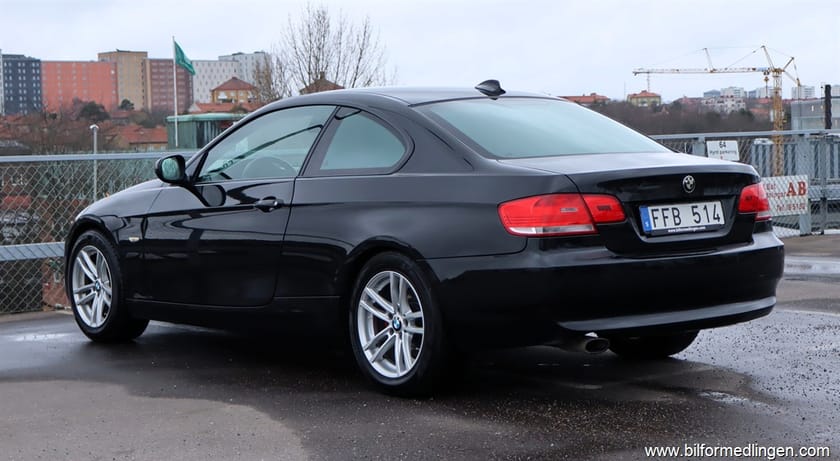 Bild 4 av BMW 320d Coupé 320 Coupe 177hk Svensksåld S/V-hjul M-värmare