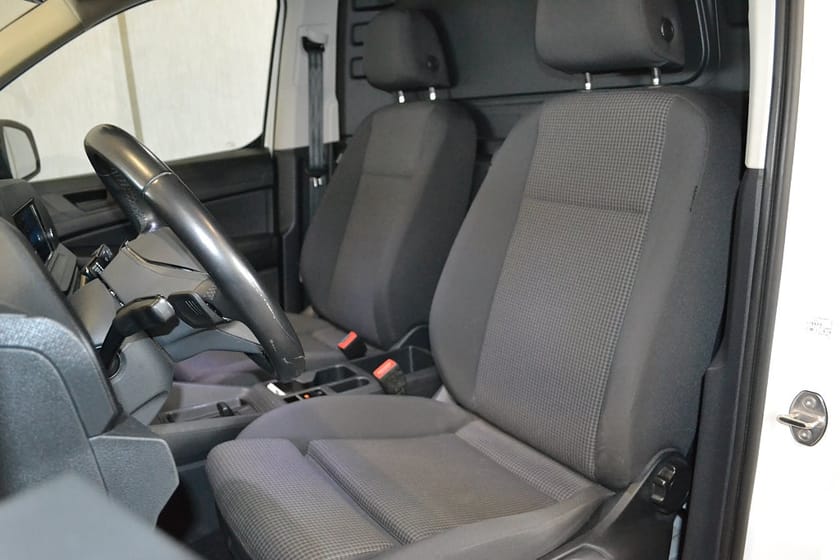 Bild 5 av Volkswagen Caddy Cargo 2.0 TDI 122hk Drag Värmare Aut Inredning Vinterhjul