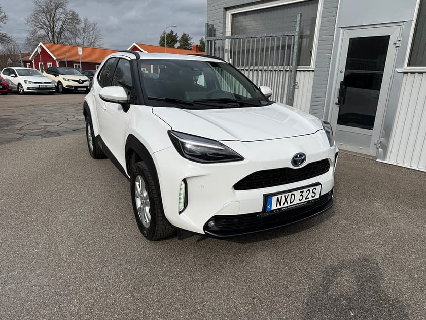 Bild 1 av Toyota Yaris Cross Hybrid AWD-i 116HK ACTIVE PLUS / NAVI / BACKKAMERA