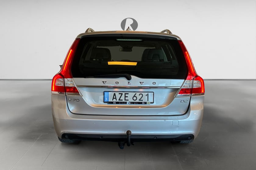 Bild 5 av Volvo V70 D2 115 HK AUT SUMMUM DRAG D-VÄRM SKINN VOC KAMREM BYTT