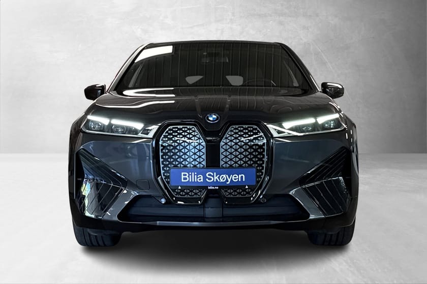 Bilde 2 av BMW iX xDrive40 Fully Charged, H/K, Laser, ComfAcc, HUD, BSI